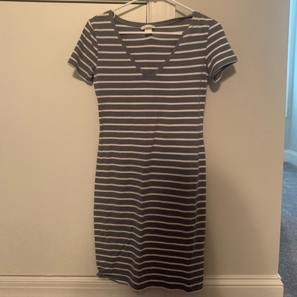 H&M Form-fitting dress